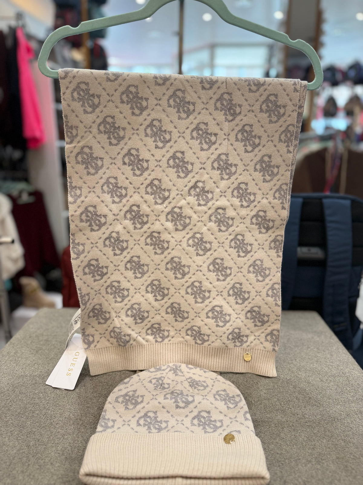 Guess Schal Set - Cream/Grau
