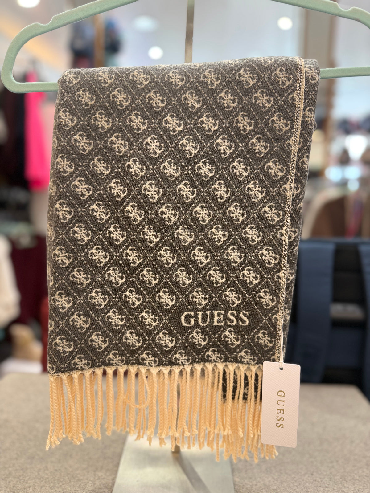 Guess Schal - Grau/Cream