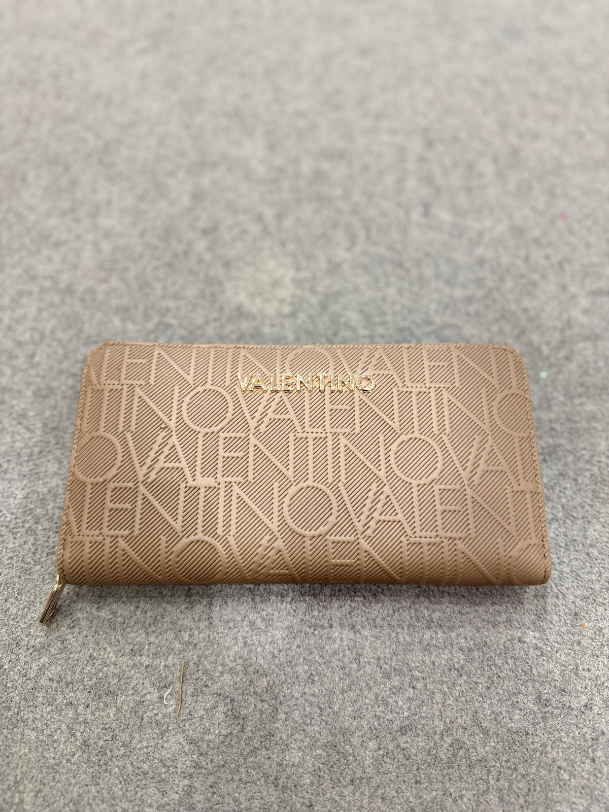 Gynevra Re - Beige