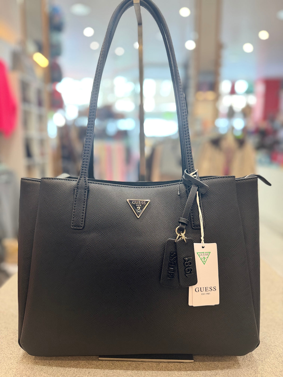 Noelle 2 - Black