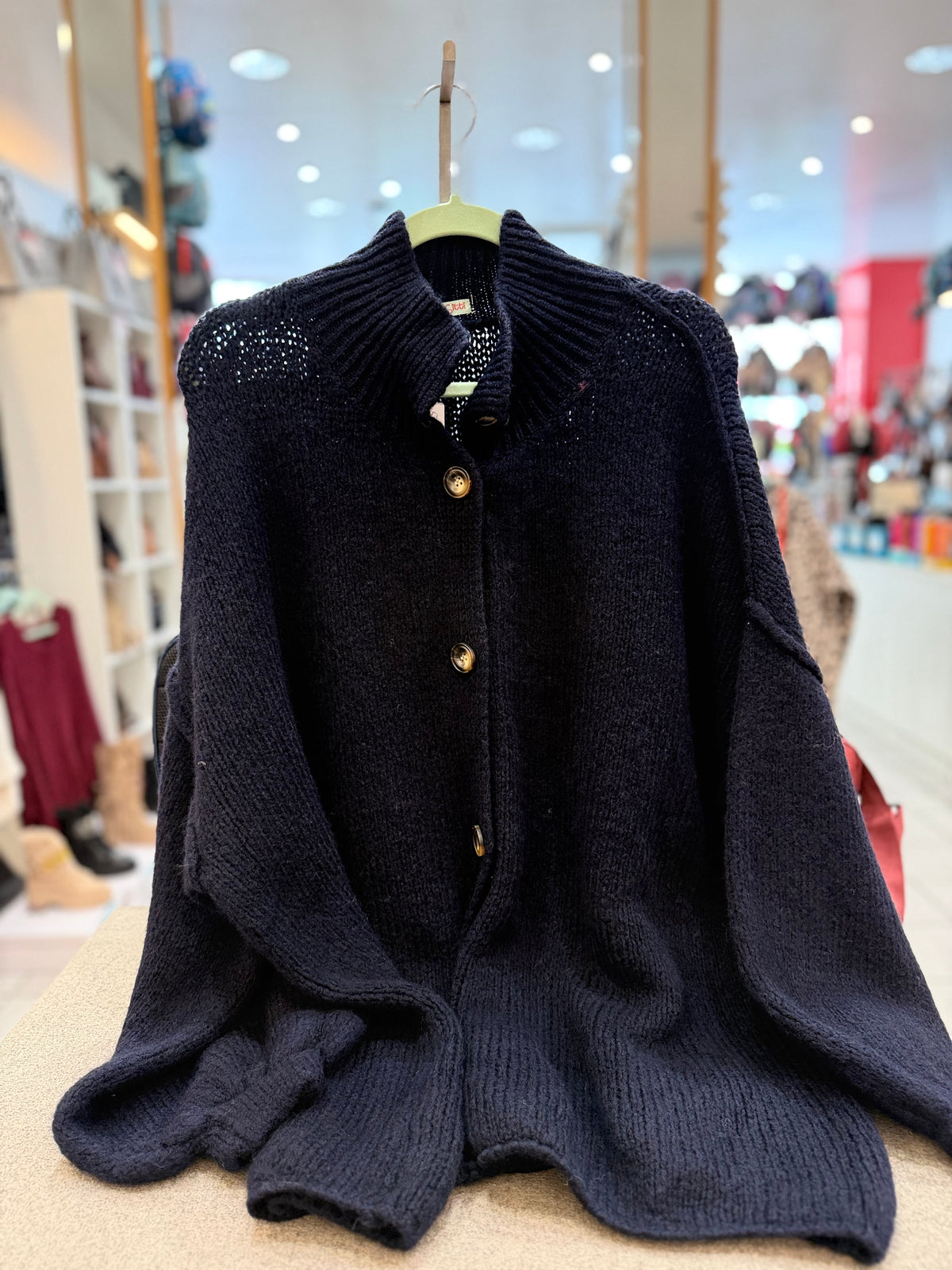 Strickjacke "Knopf" - Verschiedene Farben