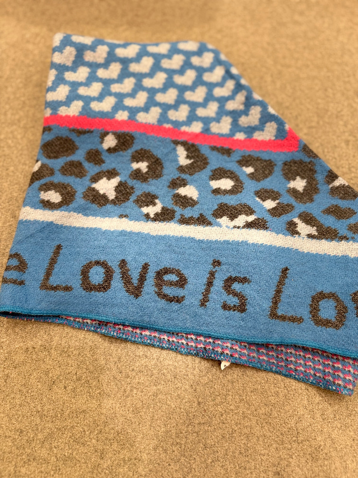 Dreieckschal "Leo Love" - Verschiedene Farben