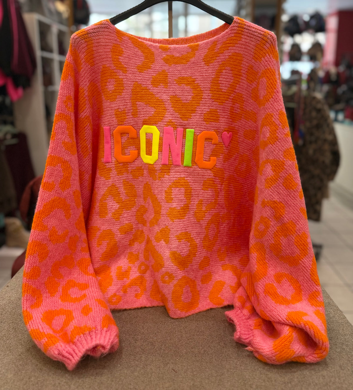 Pullover "Iconic Bat" - Verschiedene Farben