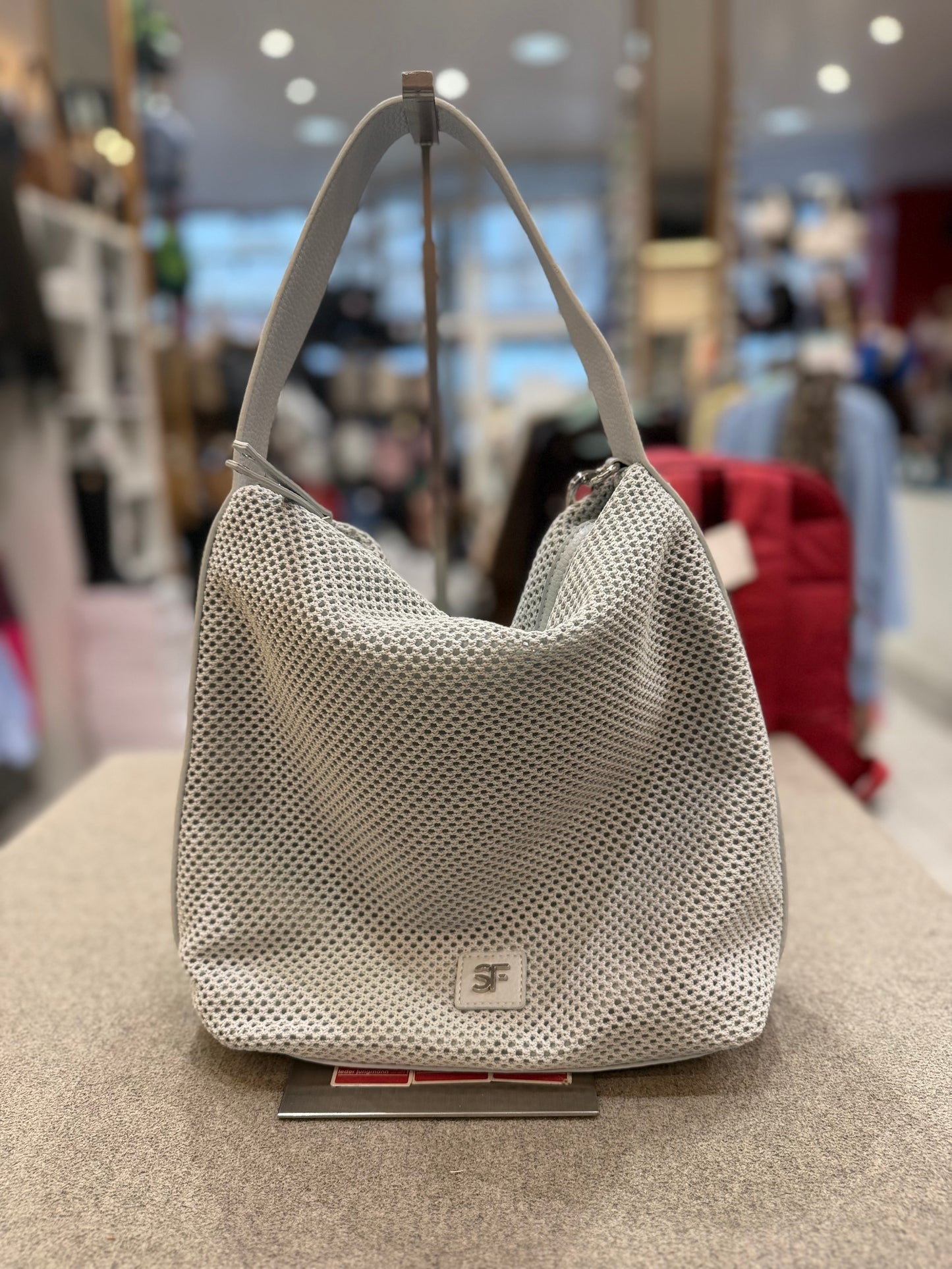 Gitty - Verschiedene Farben